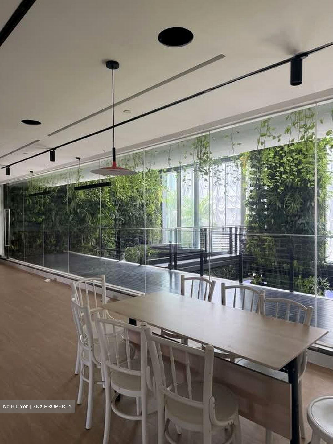 Dapenso Building (D1), Office #577742191